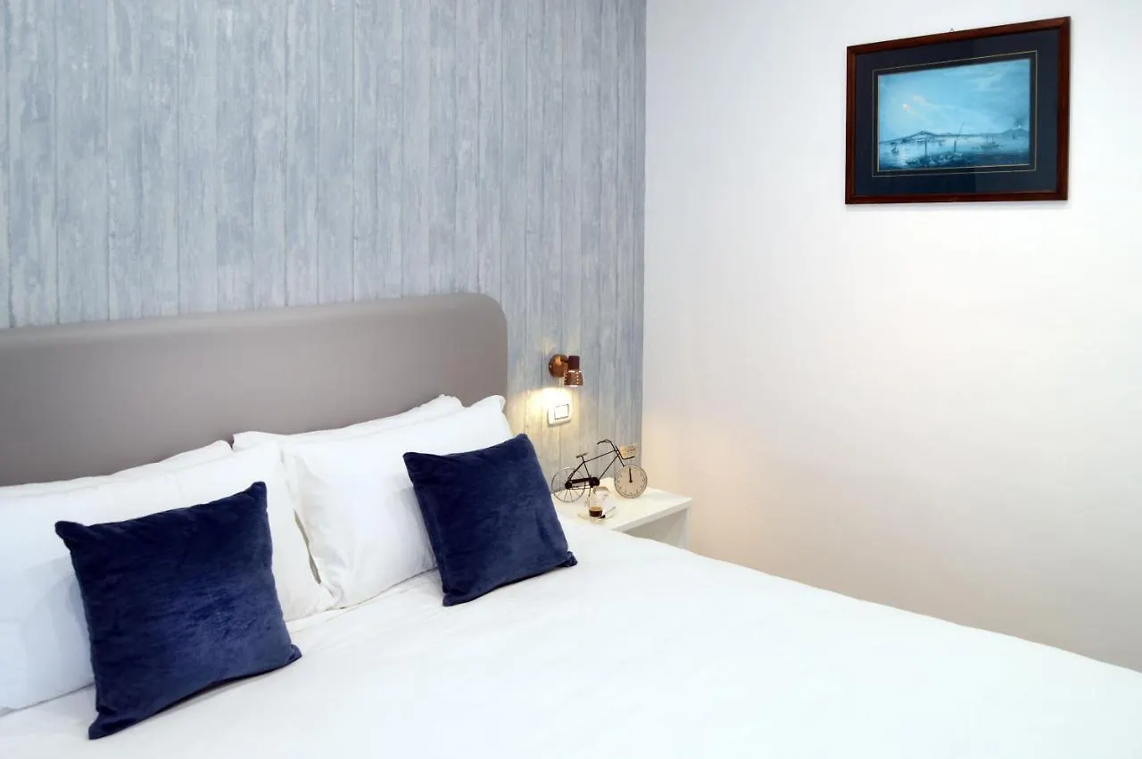 ***** Bed & Breakfast Napoliseason Rooms & Breakfast Italy