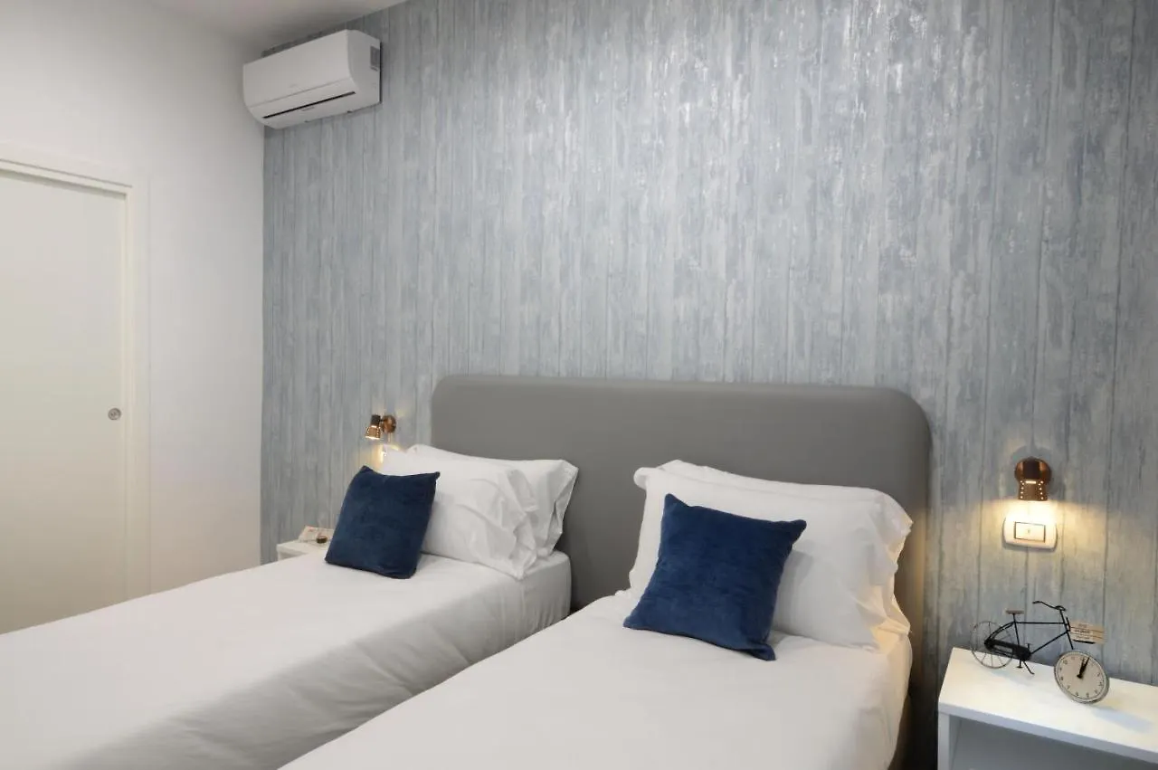 ***** Bed & Breakfast Napoliseason Rooms & Breakfast Italy